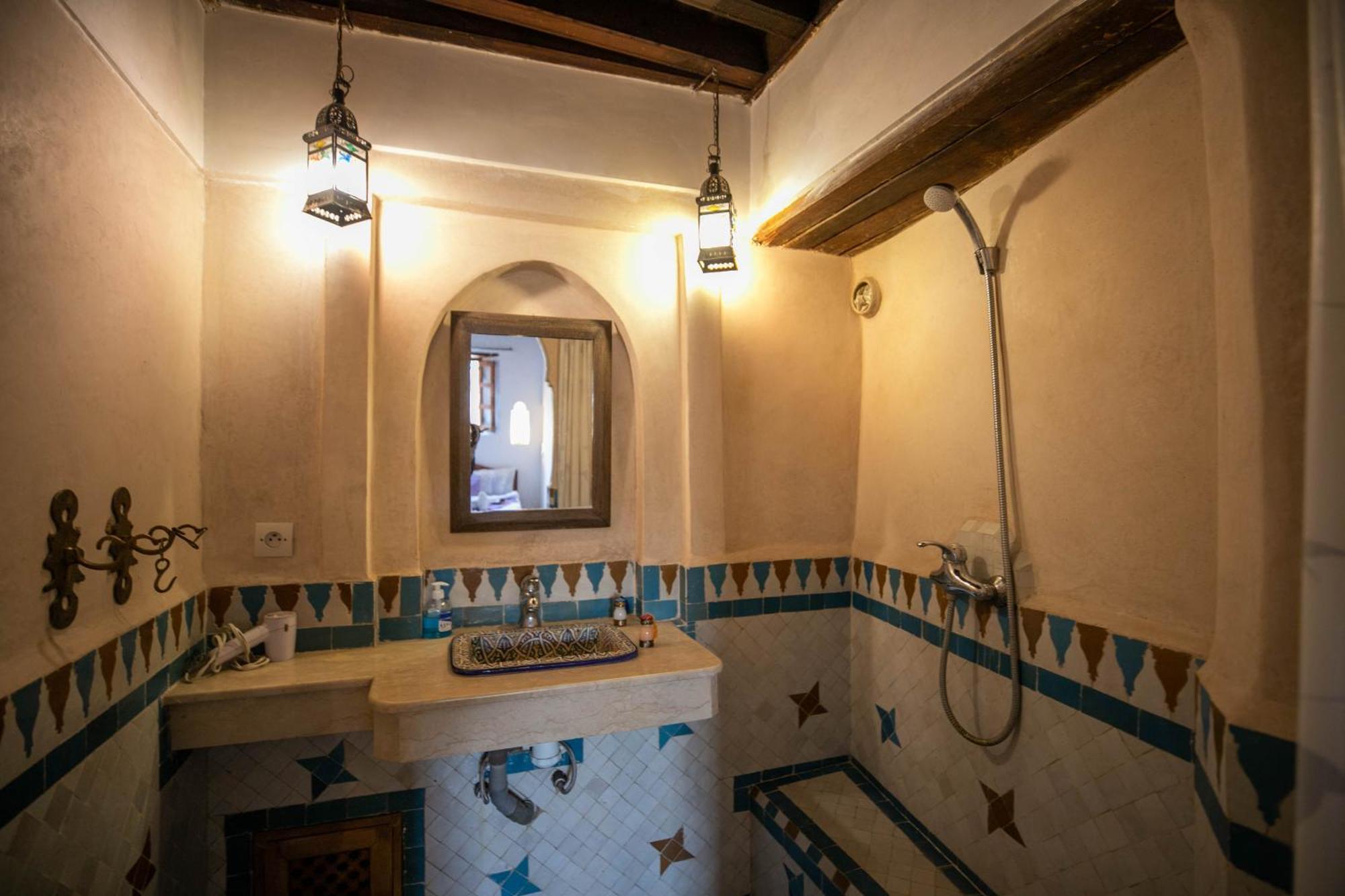 Dar Authentic Fes - Familly Hosting Bed & Breakfast ภายนอก รูปภาพ