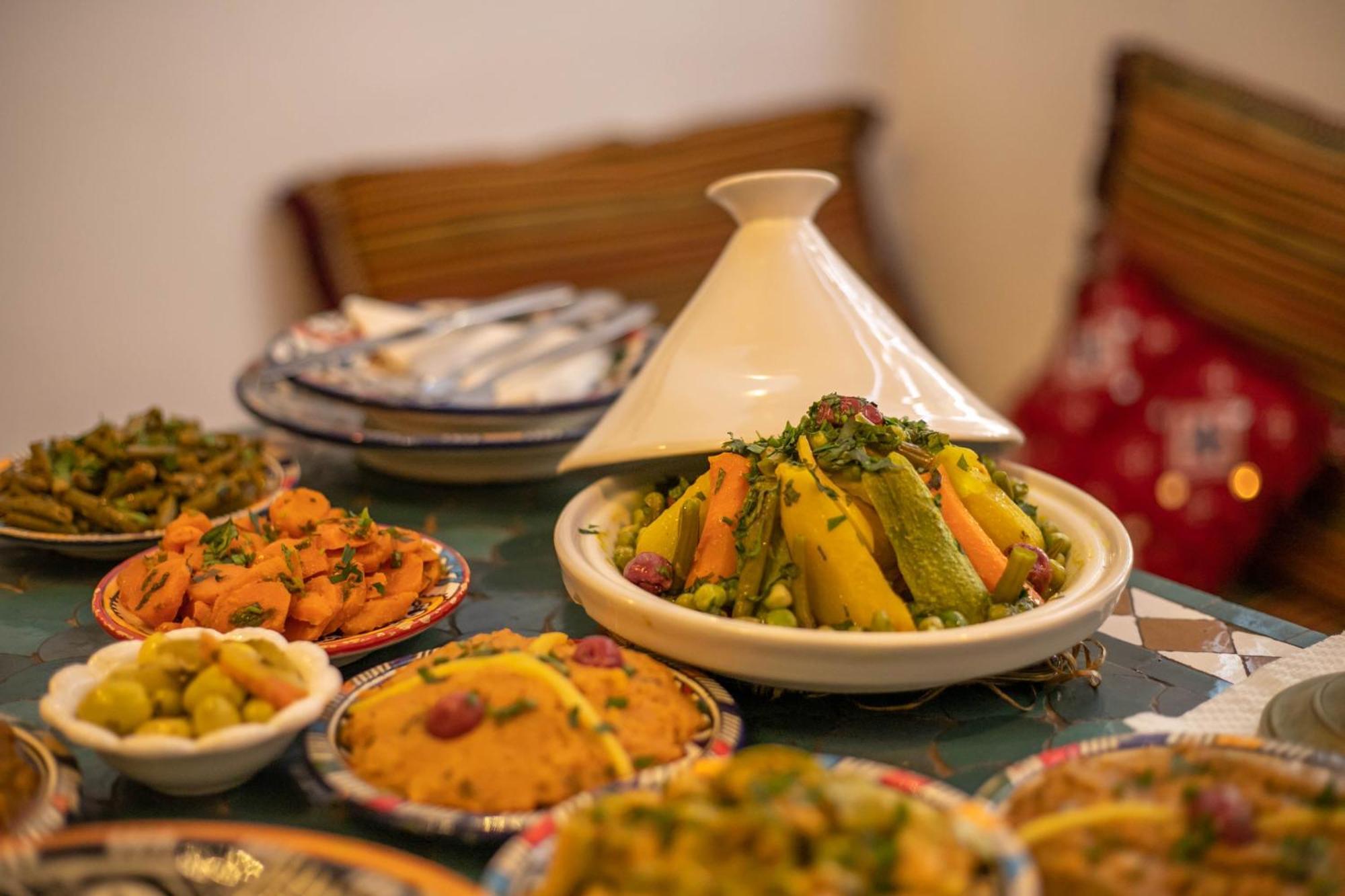 Dar Authentic Fes - Familly Hosting Bed & Breakfast ภายนอก รูปภาพ