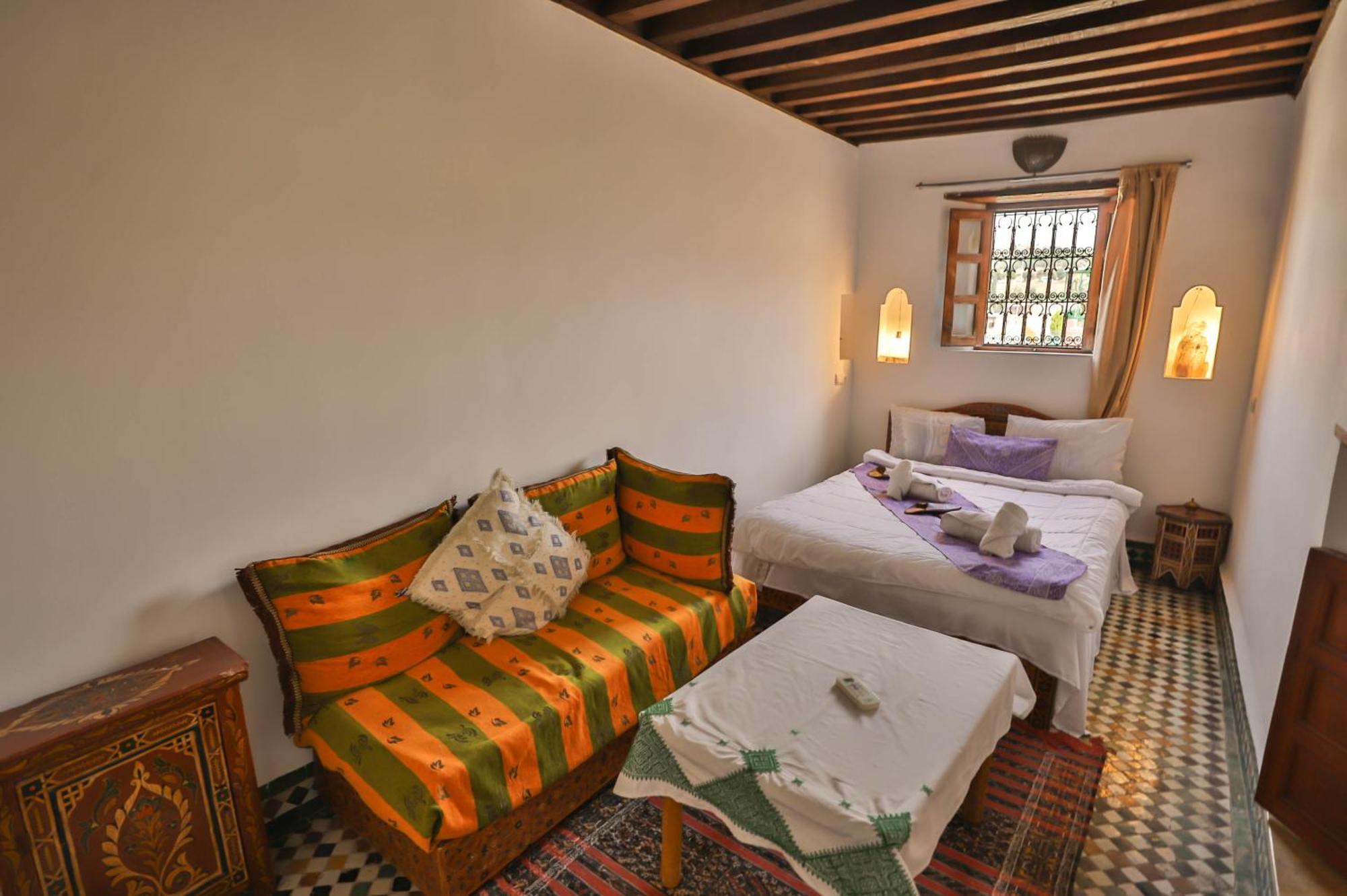 Dar Authentic Fes - Familly Hosting Bed & Breakfast ภายนอก รูปภาพ