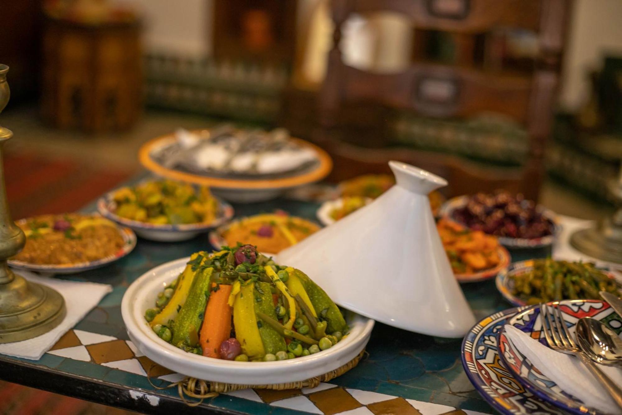 Dar Authentic Fes - Familly Hosting Bed & Breakfast ภายนอก รูปภาพ