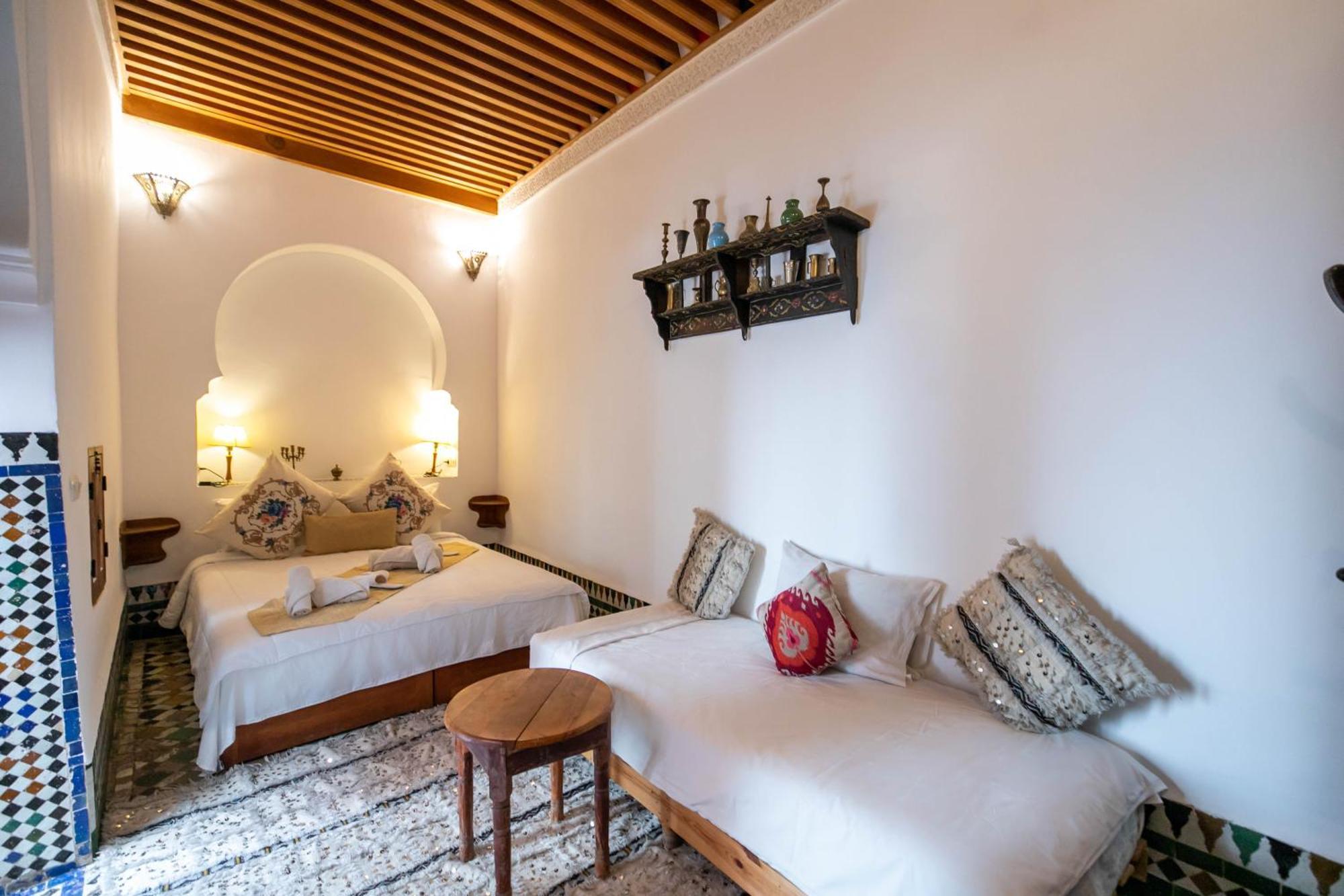 Dar Authentic Fes - Familly Hosting Bed & Breakfast ภายนอก รูปภาพ