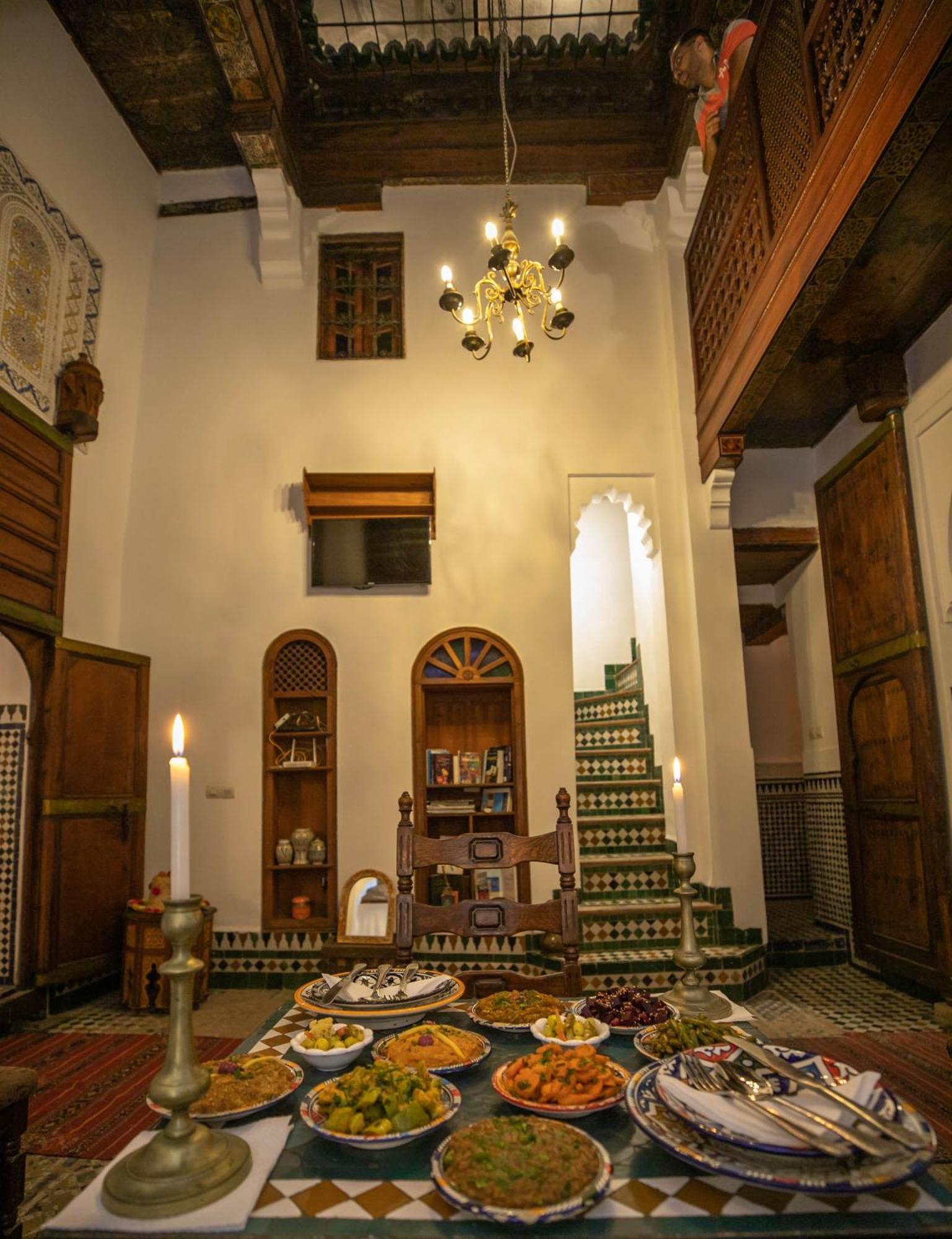 Dar Authentic Fes - Familly Hosting Bed & Breakfast ภายนอก รูปภาพ