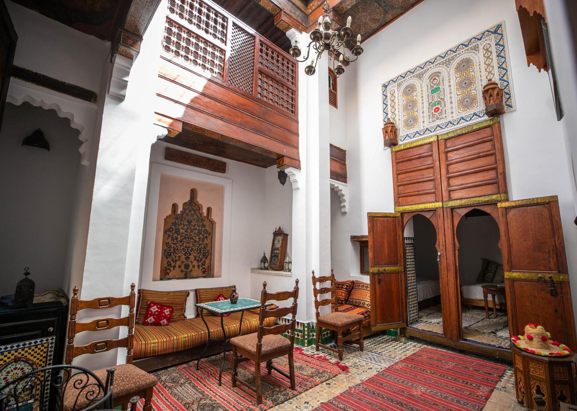 Dar Authentic Fes - Familly Hosting Bed & Breakfast ภายนอก รูปภาพ