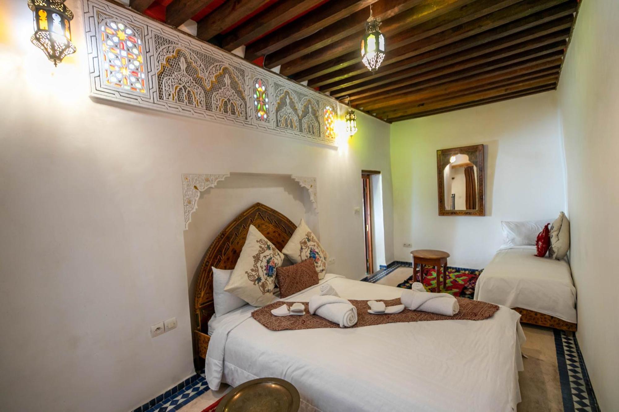 Dar Authentic Fes - Familly Hosting Bed & Breakfast ภายนอก รูปภาพ