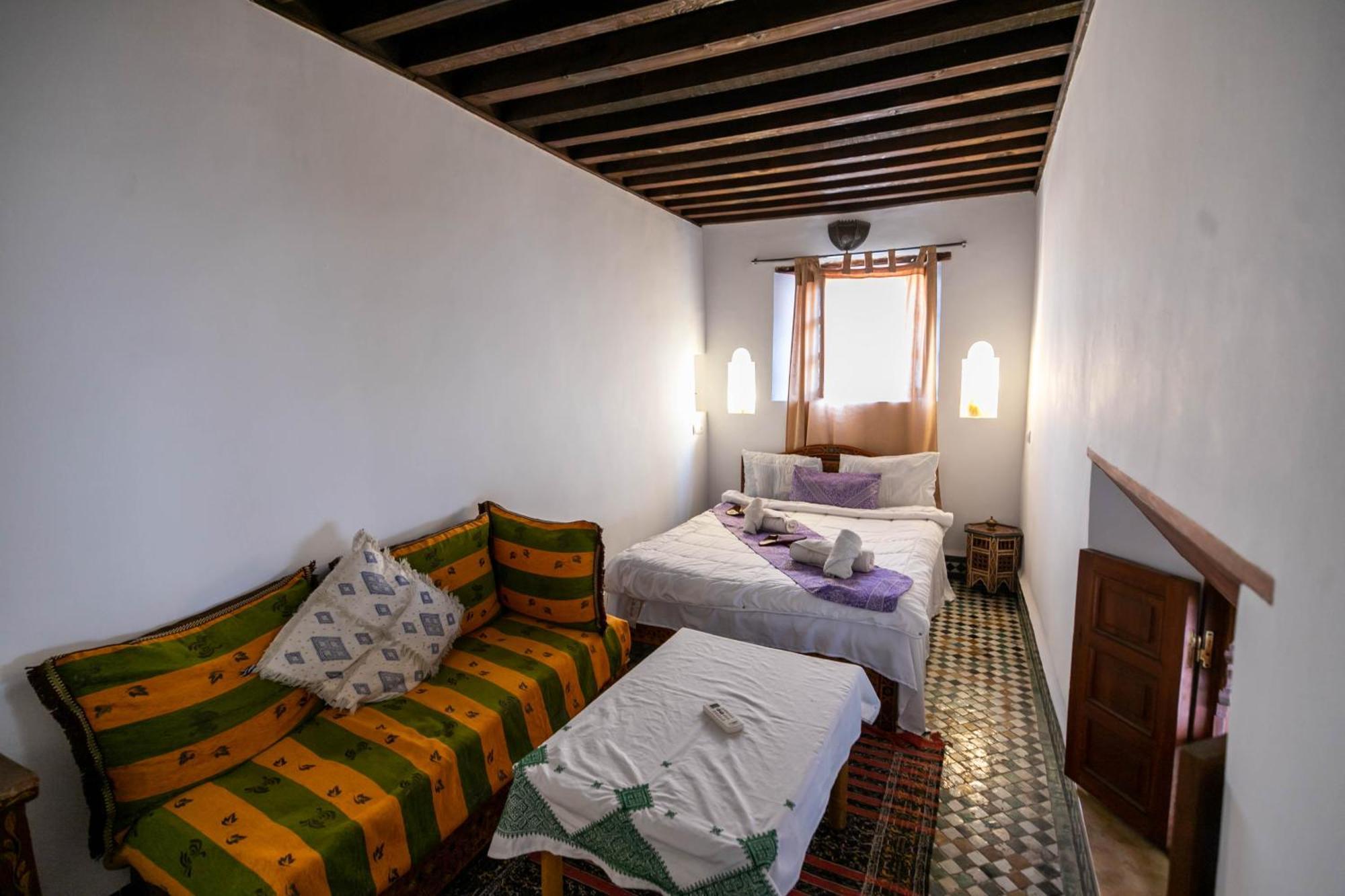 Dar Authentic Fes - Familly Hosting Bed & Breakfast ภายนอก รูปภาพ