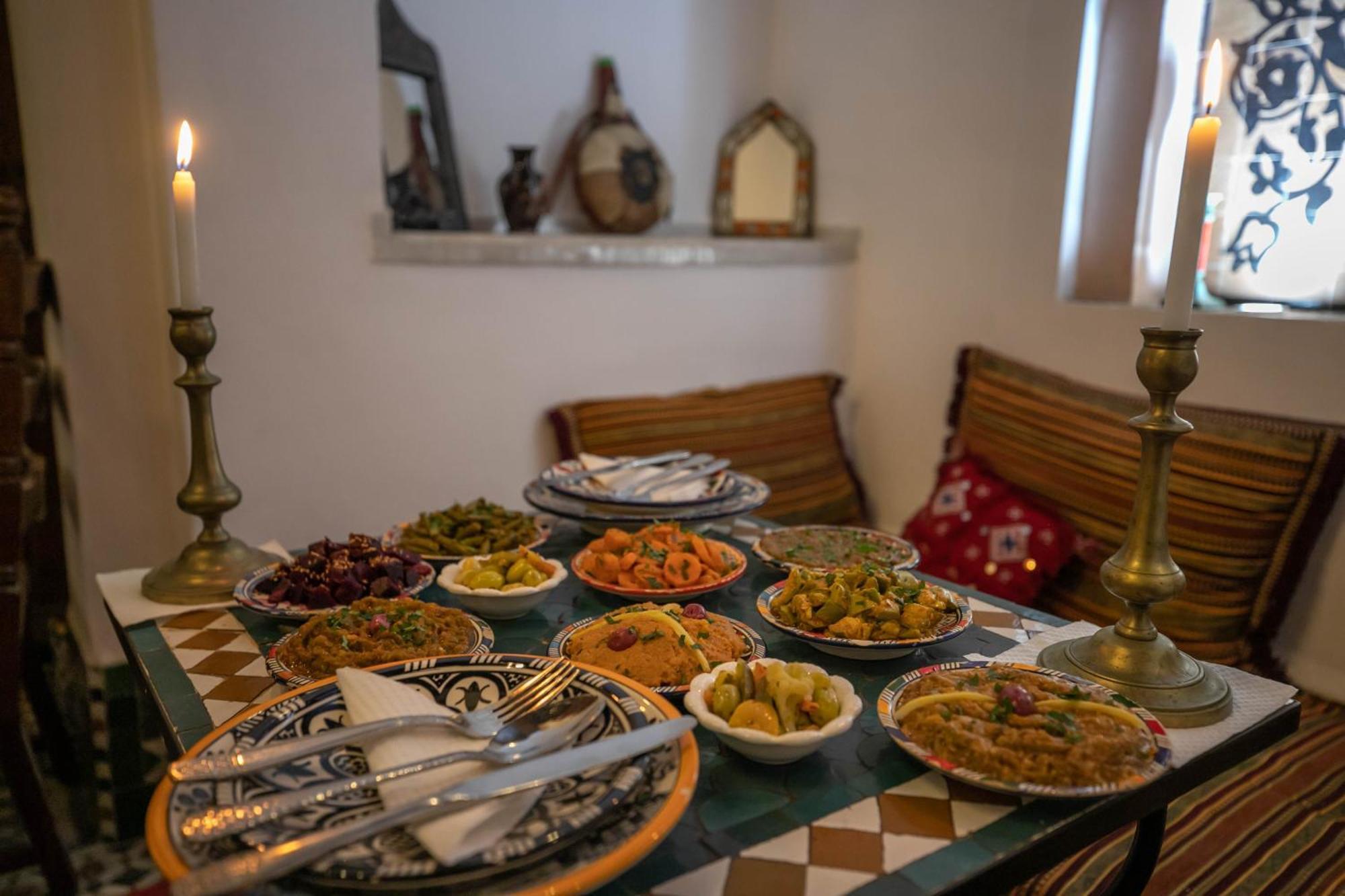 Dar Authentic Fes - Familly Hosting Bed & Breakfast ภายนอก รูปภาพ