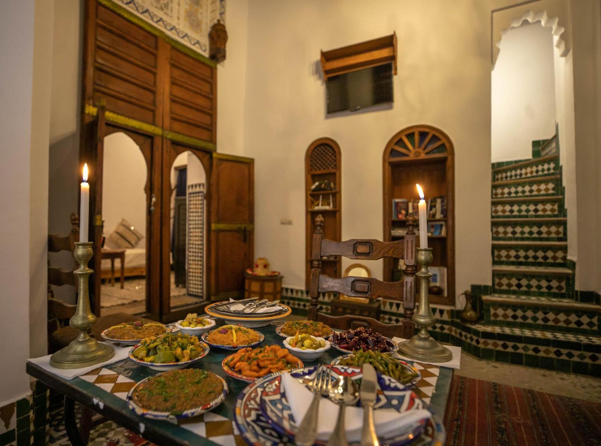 Dar Authentic Fes - Familly Hosting Bed & Breakfast ภายนอก รูปภาพ